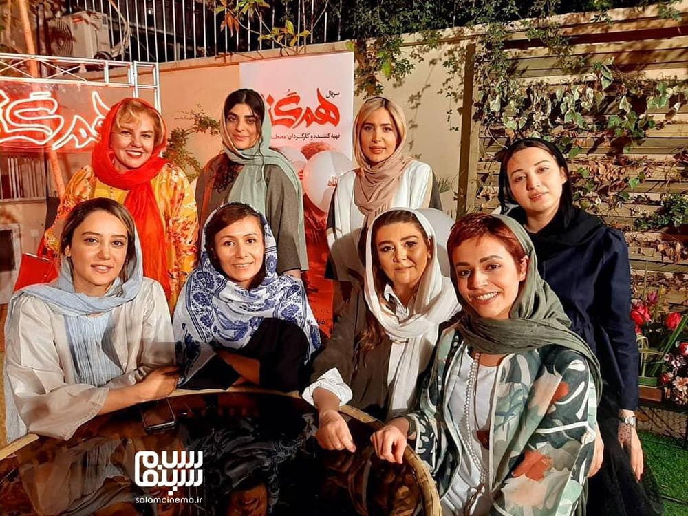 نمایی از مراسم تولد پرویز پرستویی با حضور عوامل سریال نمایش خانگی «هم گناه»